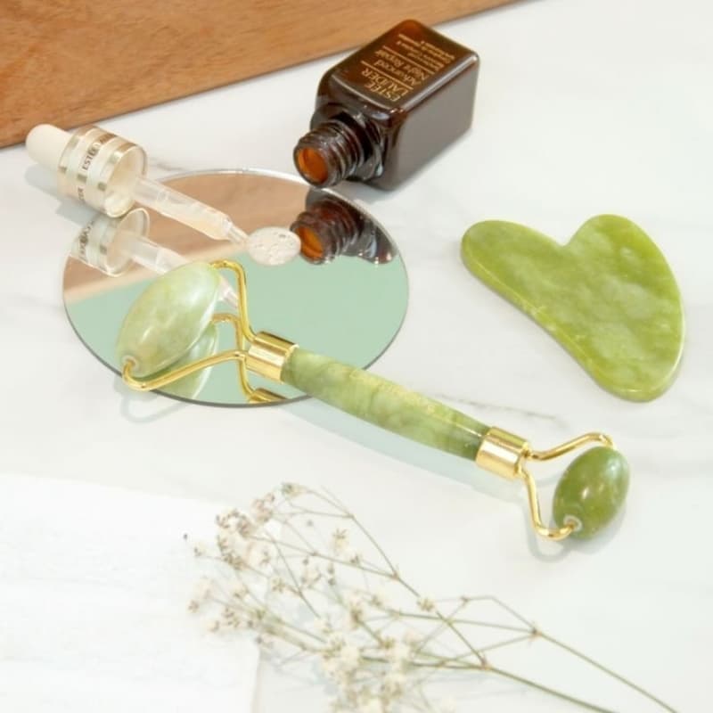 JADE FACE ROLLER FREE GUA SHA STONE COMBO SET