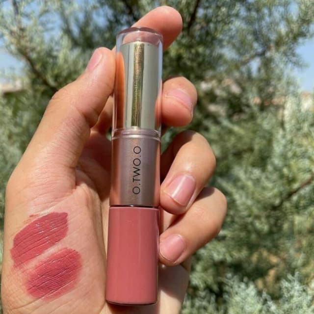 O.TWO.O 2 in 1 Matte lipstick and Lip Cream