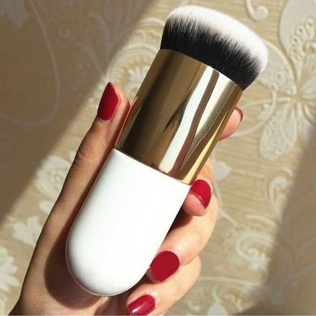 Iconic Beauty flawless kabuki Makeup Brush